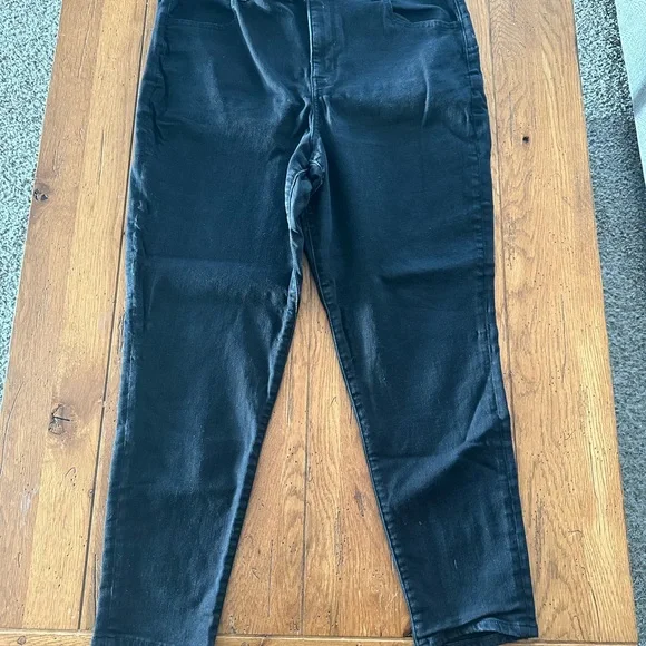 American Eagle Outfitters Black Dark Wash Straight Leg Jeans - Picture 5 of 5